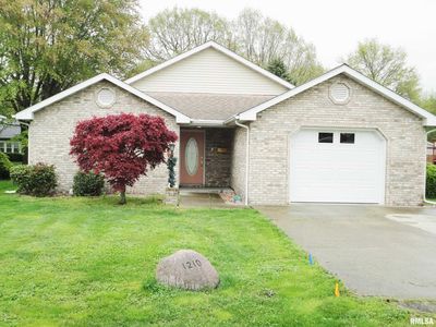 1210 N Lawrence Ave, Taylorville, IL, 62568