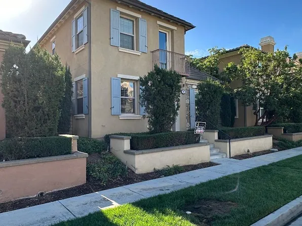 87 Twin Gables Irvine Ca, Irvine, CA 92620