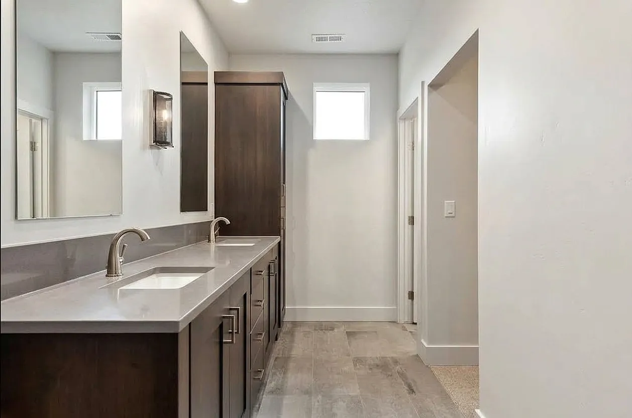 3 bed, 2.5 bath, 2169 sqft, $3,350 — Photo 3