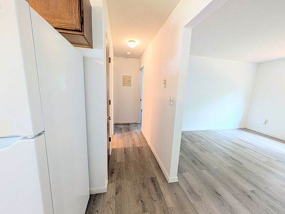 2nd image of 801 Vest Ave APT B