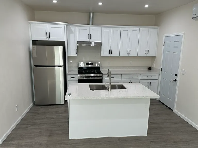 29806 Old Sycamore Ln — Photo 11