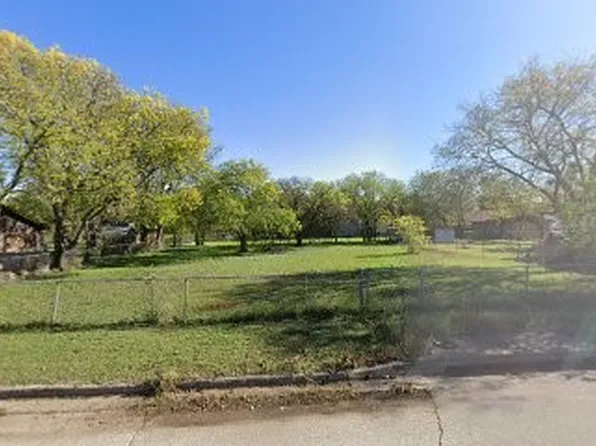 700 Easley St, White Settlement, TX 76108
