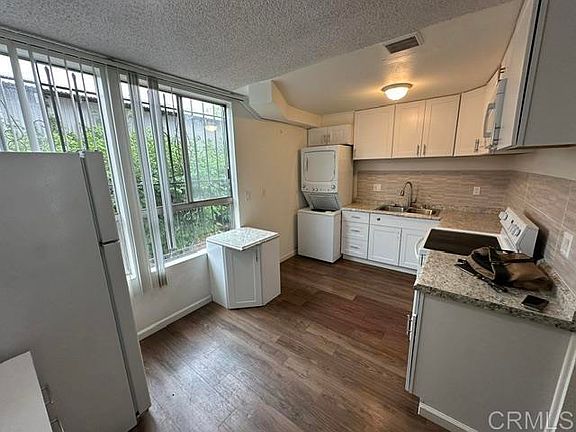 3rd image of 279 Moss St #13