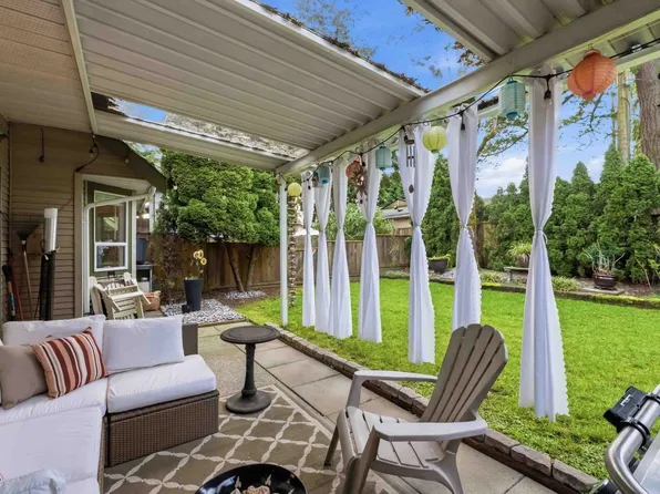 20888 McKinney Ave #8, Maple Ridge, BC V2X 0L7