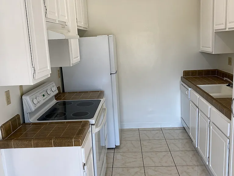 11425 Rochester Ave #12 — Photo 9