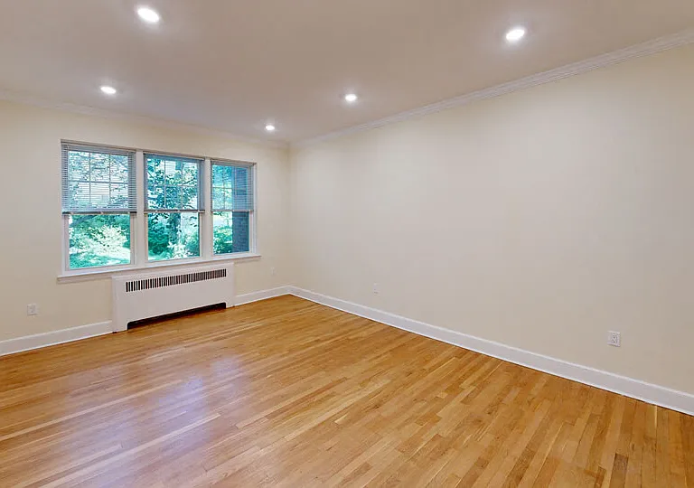 Kilsyth Hall Apartments - Living Room