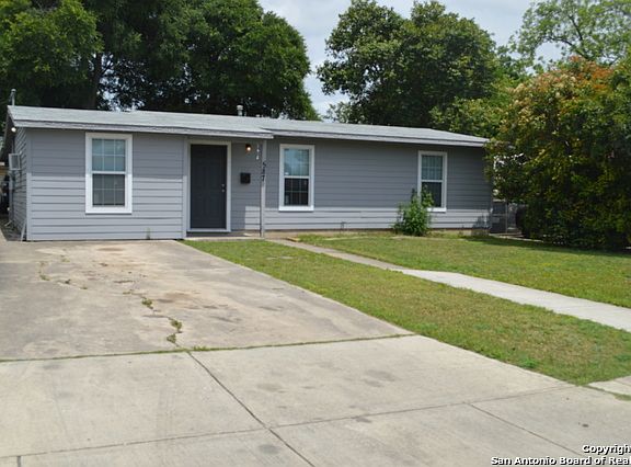 2nd image of 587 Overhill Dr APT 1