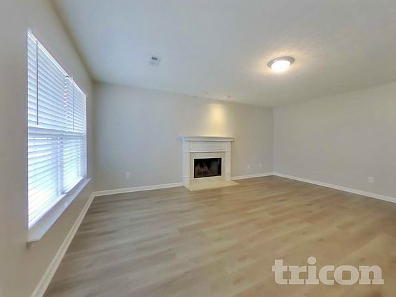 5th image of 3001 Deer Trail Dr
