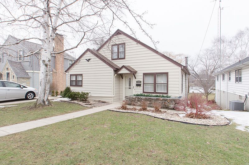 1st image of 125 Riverlawn Ave