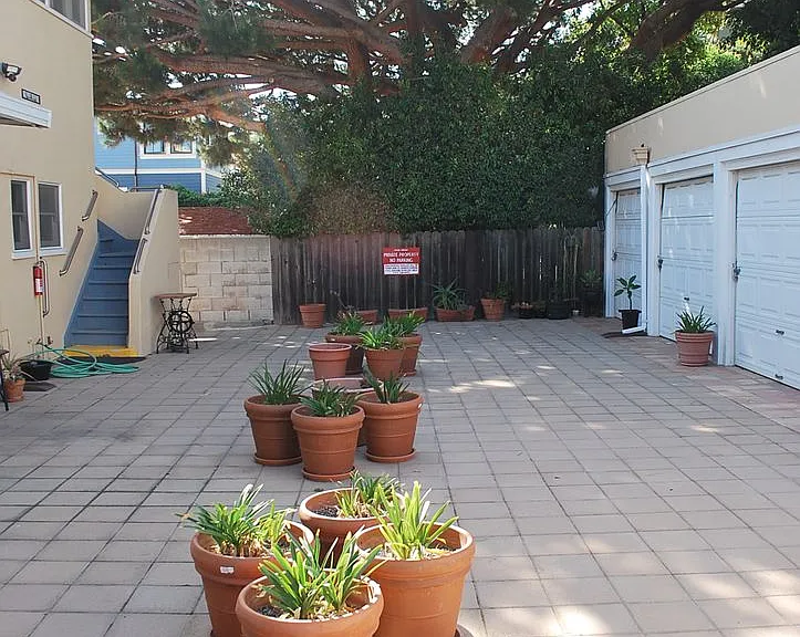 847 Poli St — Photo 20