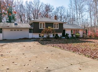 7386 Briar Hill Dr, Willoughby, OH