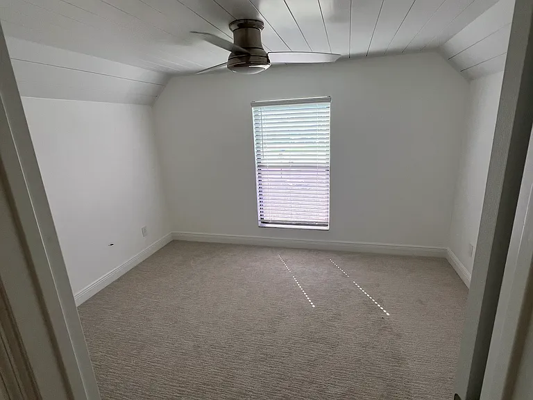 8172 Sanibel Blvd — Photo 25