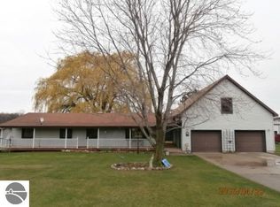 10951 E Remick Rd, Saint Louis, MI 48880