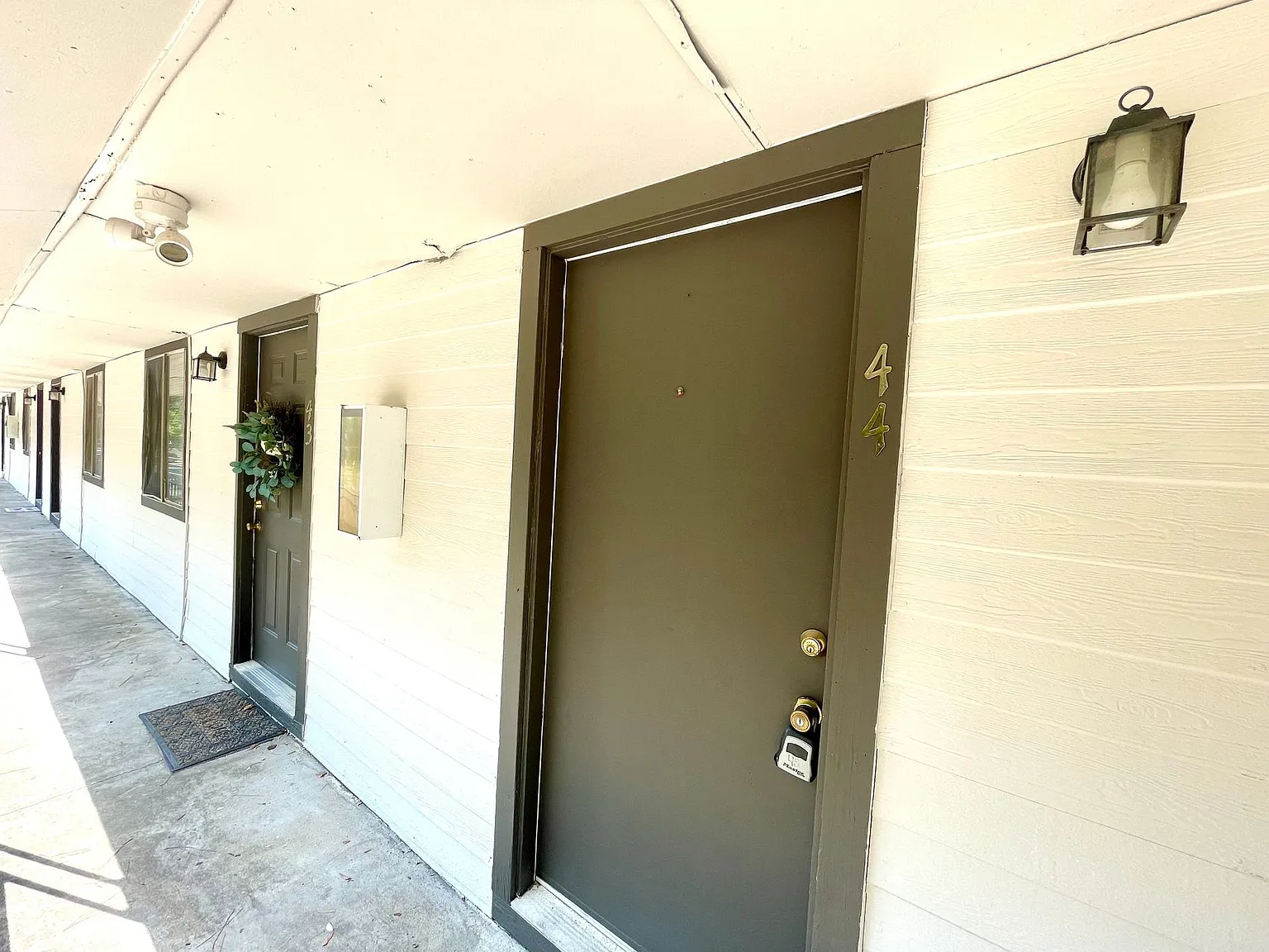 1 Bed/1 Bath Available in Brandon! 39042 — Photo 2