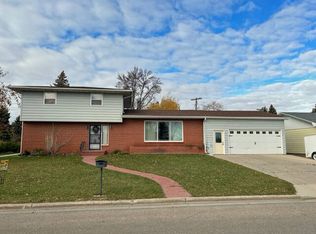 603 14th Ave NE, Devils Lake, ND 58301