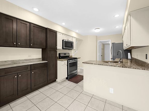 5th image of 2340 County Farm Ln