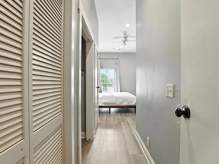 492 N Thomas St — Photo 30