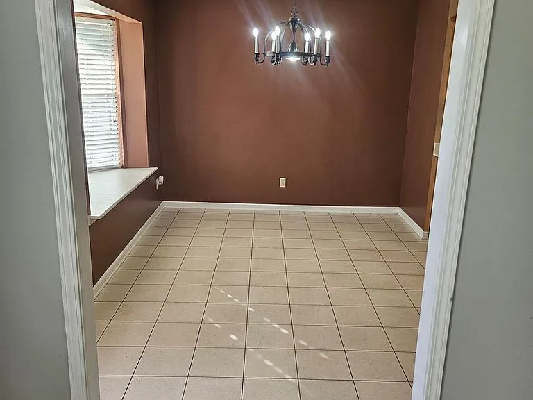 2018 Hickory Dr — Photo 6