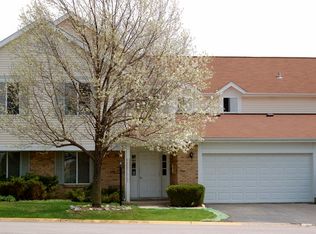 395 Springlake Ln #89, Aurora, IL 60504