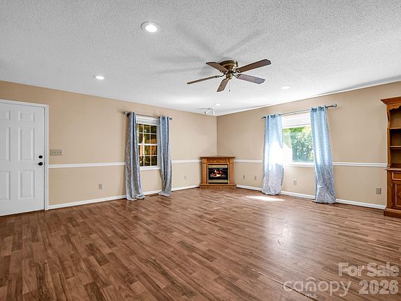 2nd image of 326 Bostic Rd