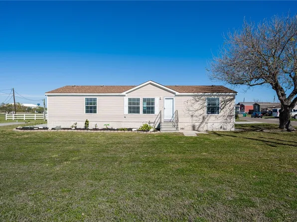 2222 Demory Ln, Aransas Pass, TX 78336