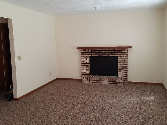 4th image of 842 Hemlock Dr #61948