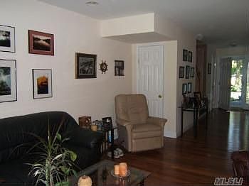 3rd image of 406 Sara Cir