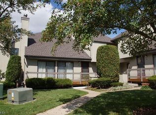45 Woodhill St #164, Somerset, NJ 08873