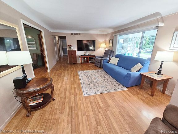 4th image of 650 Longford Dr