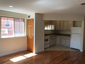 Rented by R New York