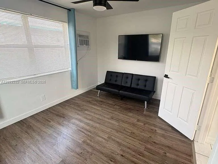 3210 Canal Dr #5 — Photo 6