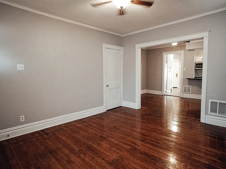 4976 Chippewa St #1W — Photo 11
