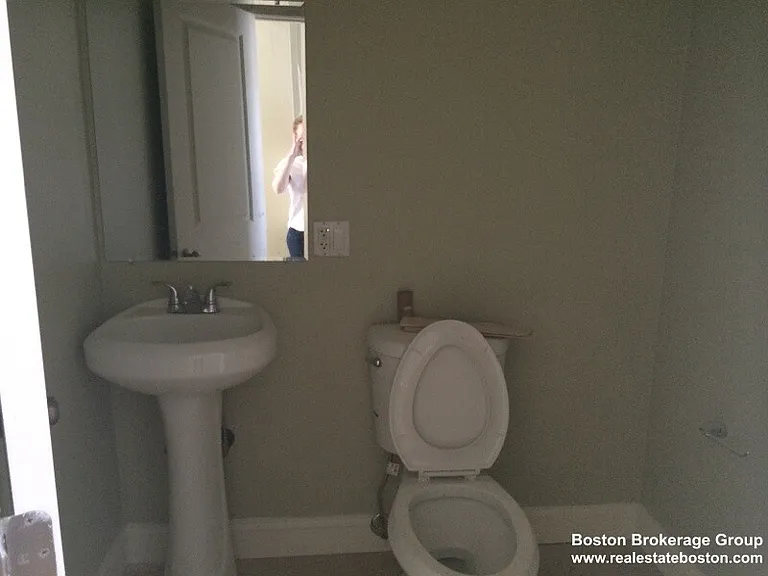 35 Forbes St #1 — Photo 10