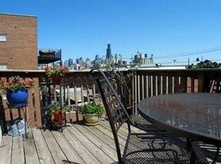 1455 W Grand Ave APT 3, Chicago, IL 60642