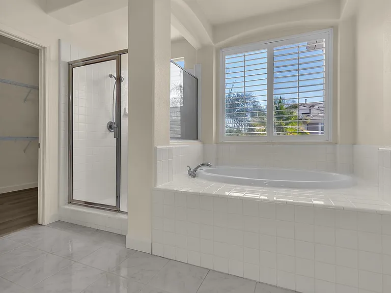 10 Clearwater Cv — Photo 35