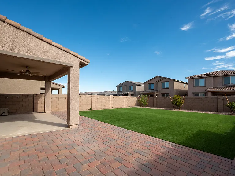 10410 W Robertson St — Photo 32