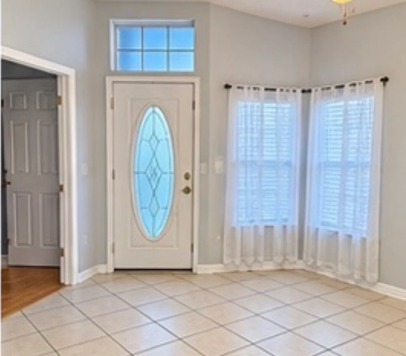 4 bed, 2020 sqft, $2,895 — Photo 3