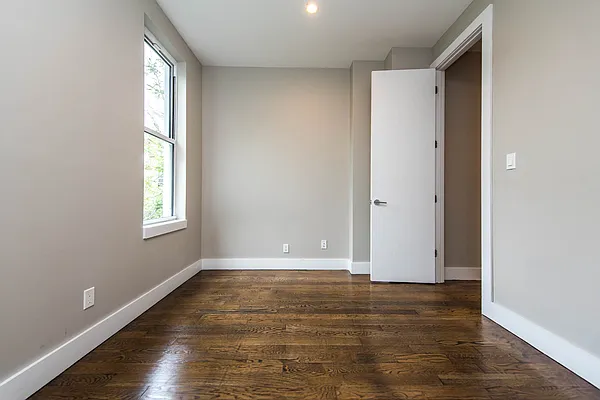 Rented by Nooklyn NYC LLC | media 43