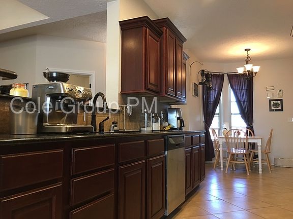 4th image of 2201 Boxwood Cir