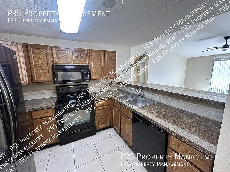 1762 W Colt Rd — Photo 14