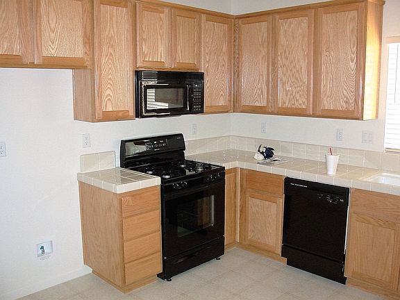 4th image of 3145 Rivermont St