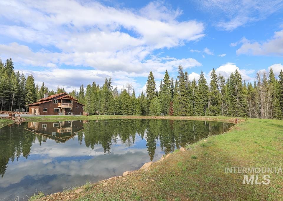 River of Life Farm - Missouri Mountain Log Lookout Cabin