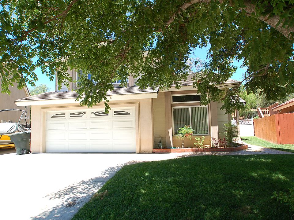 1st image of 15994 Oak Canyon Dr