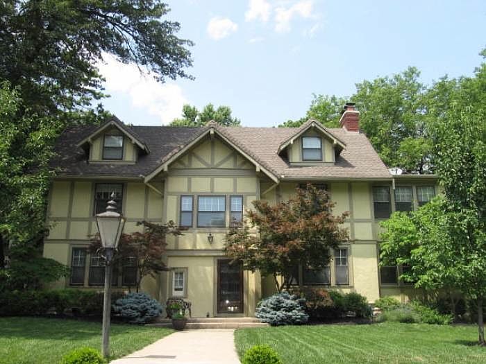 1st image of 804 W 57th St