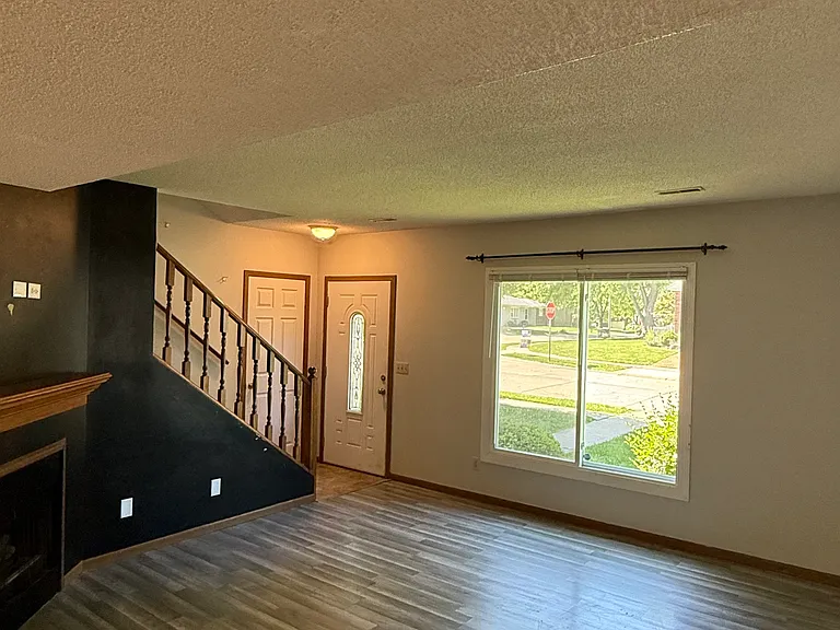 47 Shelly Dr — Photo 7