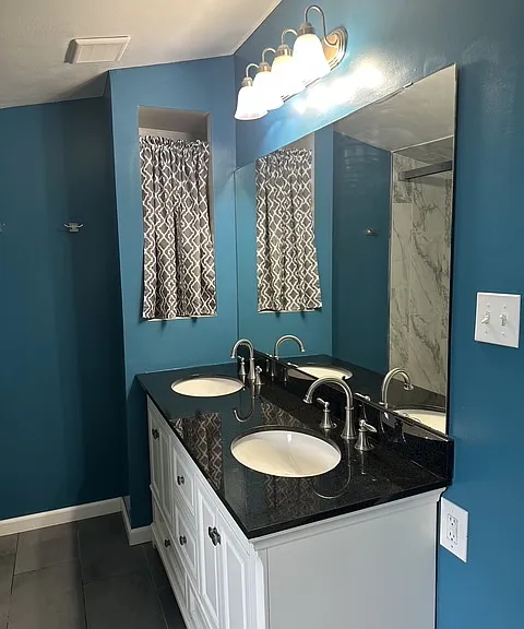 1st floor bathroom