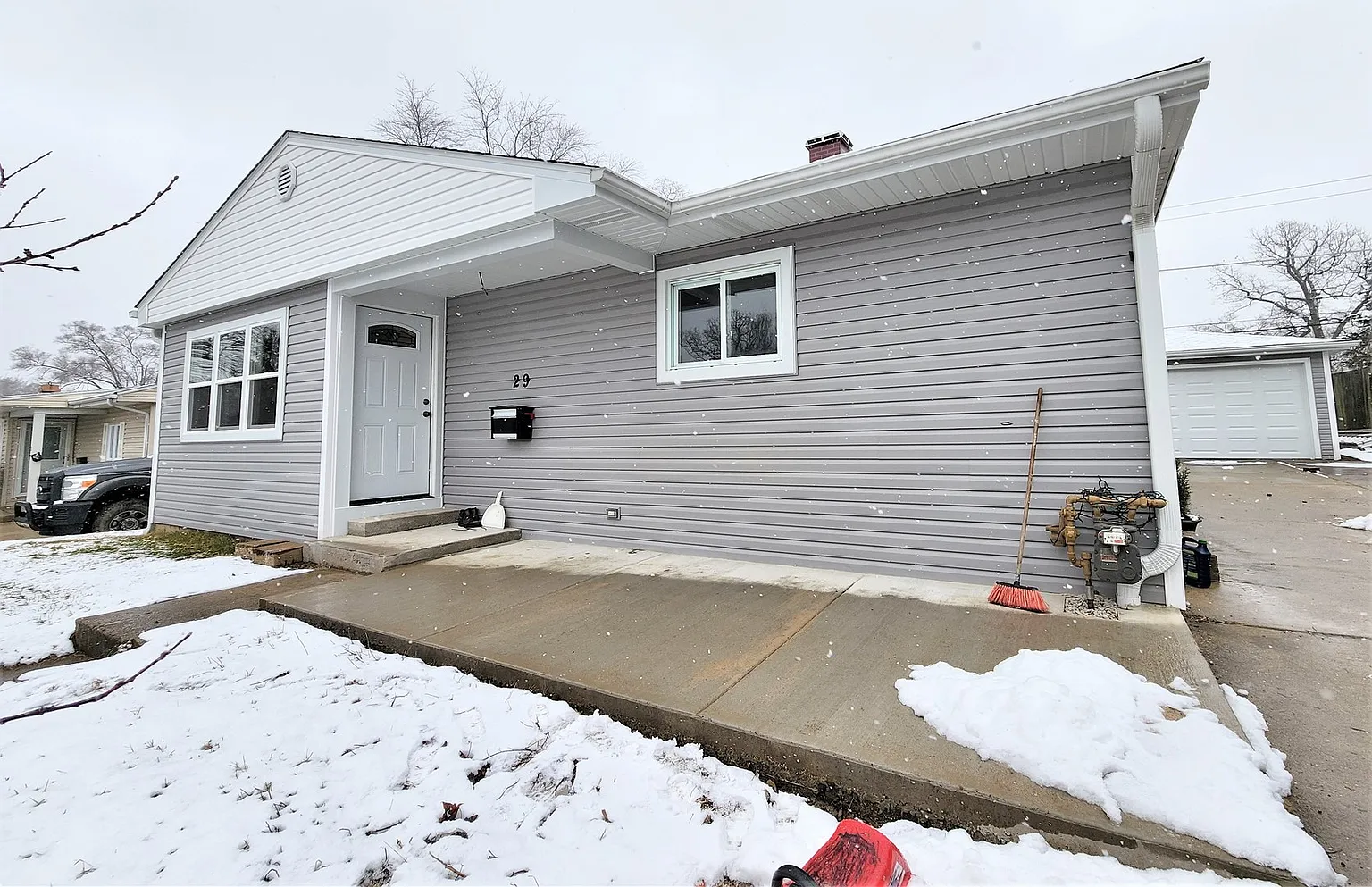 29 Ash St photo 1