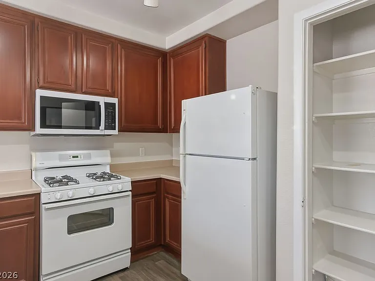 10245 S Maryland Pkwy #201 — Photo 12