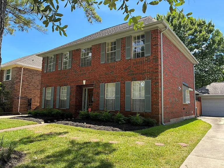 4635 Meadow Green Dr — Photo 3