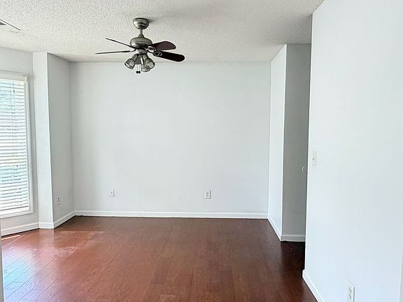 3rd image of 153 Greystone Cir